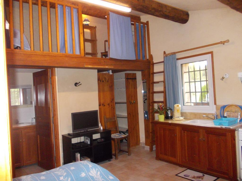 La Bastide Des Raisins Daire Apt Dış mekan fotoğraf